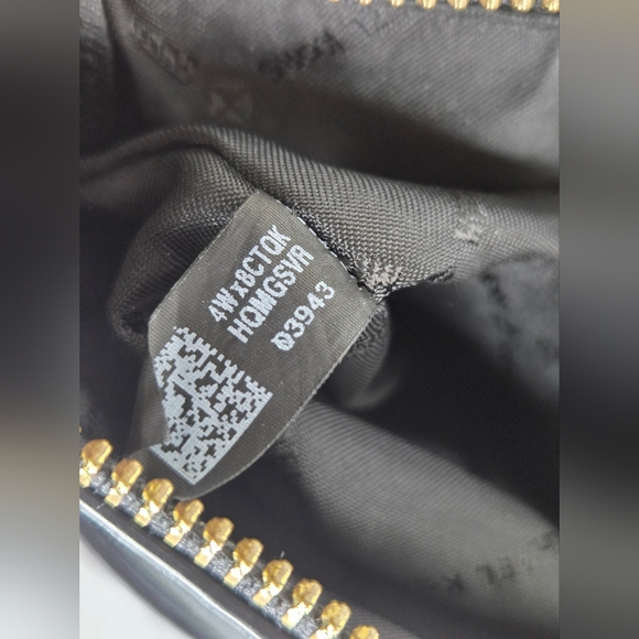 Michael Kors aprox 11"x10"inchs- Black Tote Bag W/ Golden Hardware - Picture 12 of 15